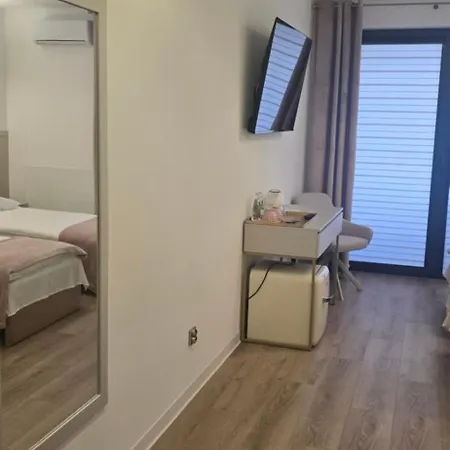 Venetia-rooms Motel *