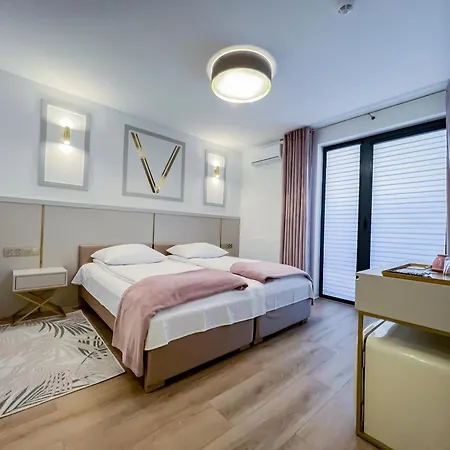 Venetia-rooms *
